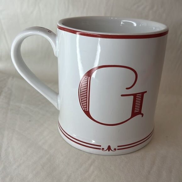 Sue La Table 16 Oz G Letter Coffee Tea Mug White Red 4 In Tall 3 1/4 In Diameter - Picture 2 of 6